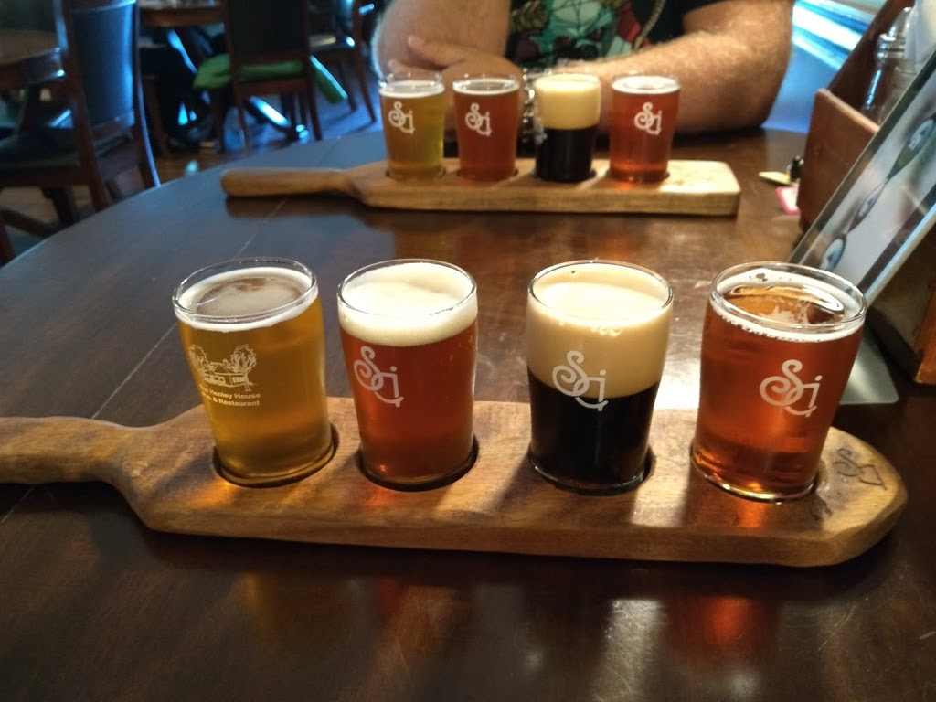Henley House Pub And Restaurant | 22478 Nova Scotia Trunk 7, Sheet Harbour, NS B0J 3B0, Canada | Phone: (902) 885-3335