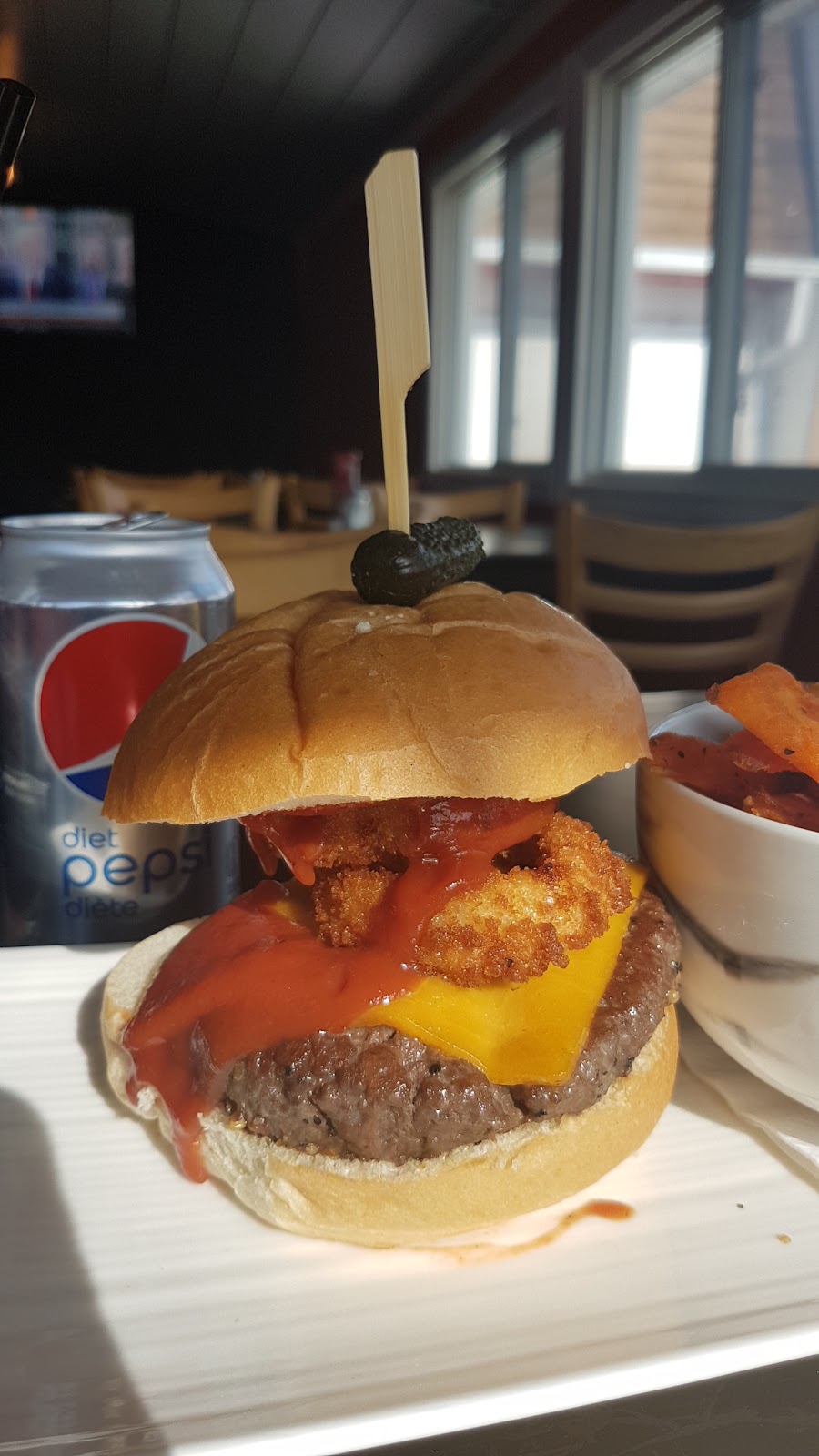 Prime Burger & Pizzeria | 1039 Limoges Rd, Limoges, ON K0A 2M0, Canada | Phone: (613) 370-2266