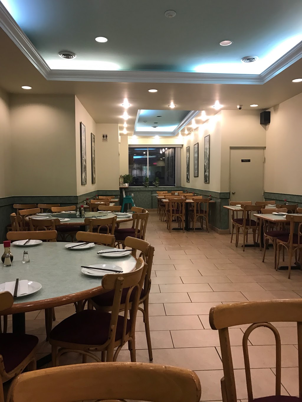 Woks Taste Chinese Restaurant 和味 | 16 Carden St, Guelph, ON N1H 3A2, Canada | Phone: (519) 822-1400