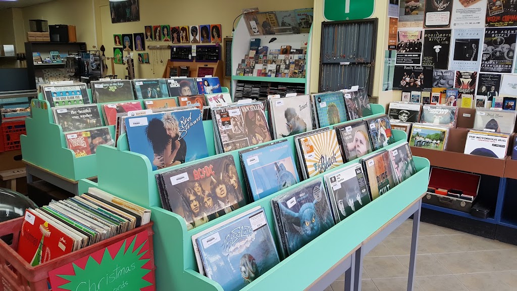 Daves Rock Emporium | 15 Bridge St, Sackville, NB E4L 3N6, Canada | Phone: (506) 232-6895