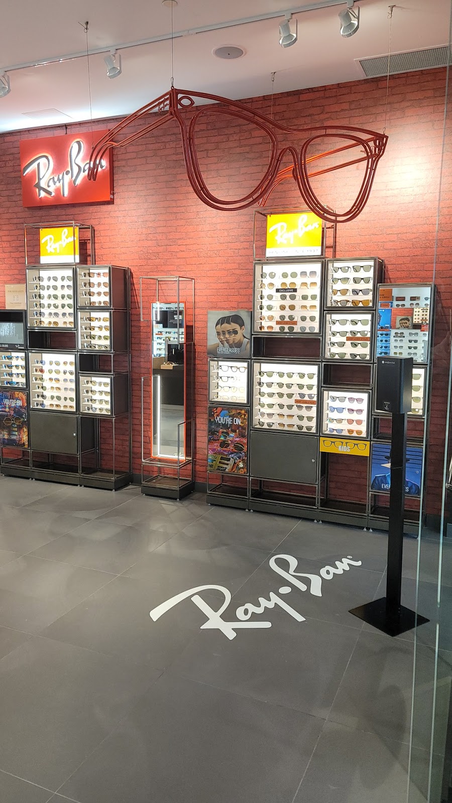 Sunglass Hut | 21 Mic Mac Mall Blvd, Spc 233B, Dartmouth, NS B3A 4N3, Canada | Phone: (902) 469-1368