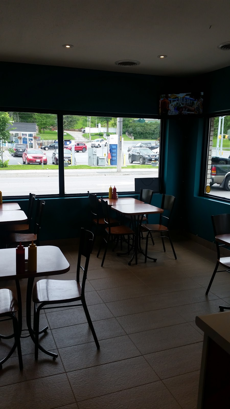 Main Street Burger & Poutine | 513 Grand Rd, Campbellford, ON K0L 1L0, Canada | Phone: (705) 947-2442