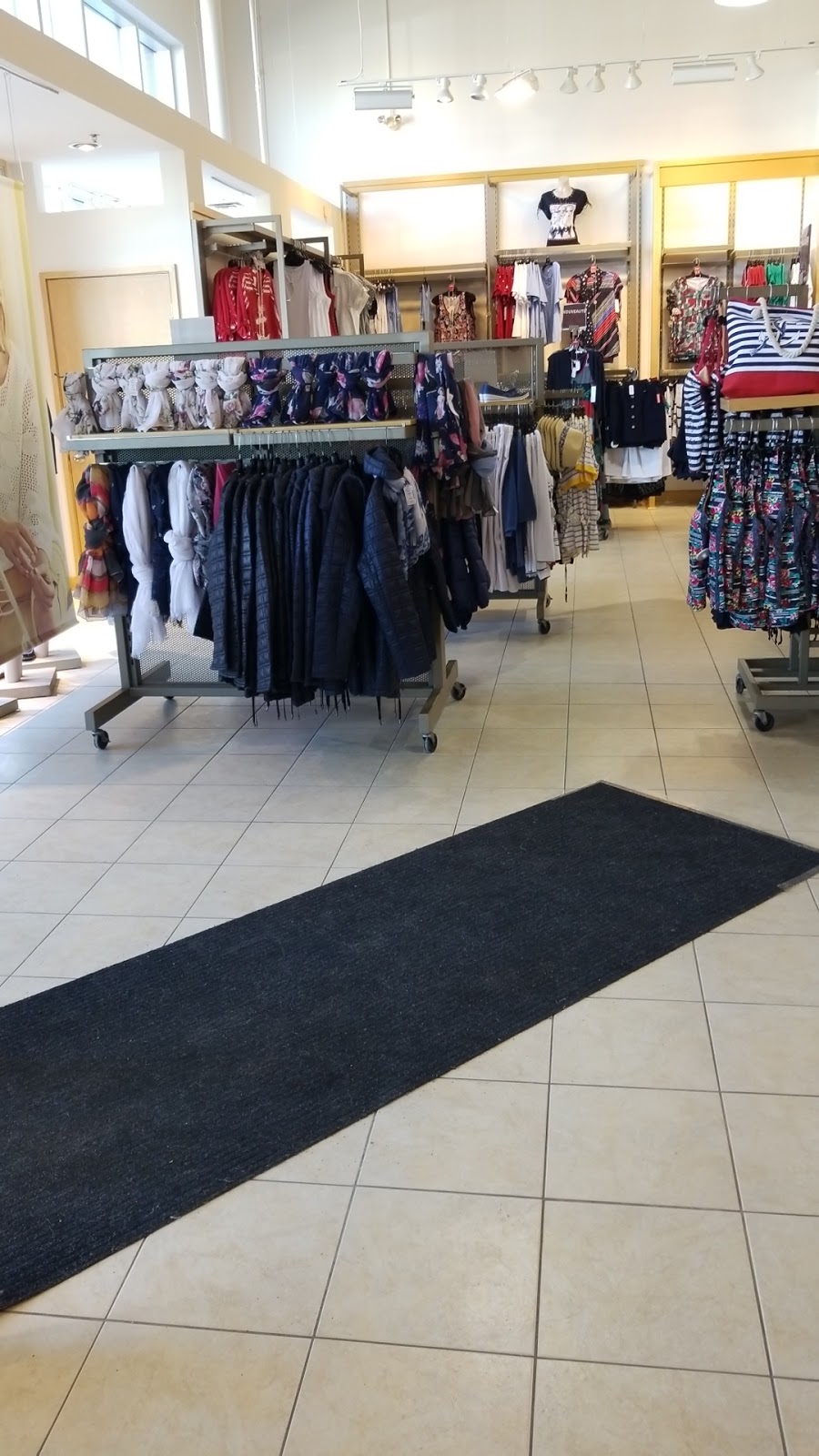Sports Experts | Megacentre Rive-Sud, 675 Rue de la Concorde, Saint-Romuald, QC G6W 8A7, Canada | Phone: (418) 834-0131