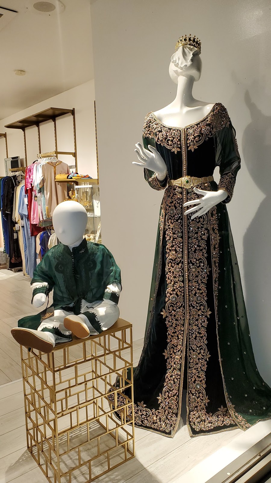 Fatine Caftan Montreal Inc | 348 Bd Cartier O, Laval, QC H7N 2J7, Canada | Phone: (514) 771-2552