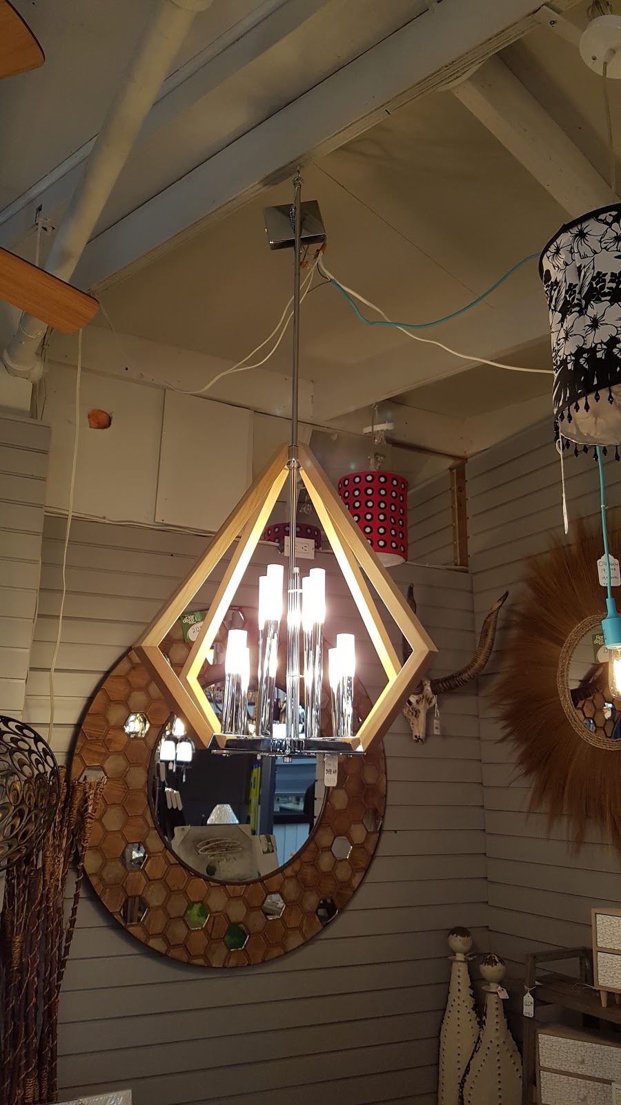 Flordeco - Thetford | 154 Rue Saint Alphonse-Sud, Thetford Mines, QC G6G 3V2, Canada | Phone: (418) 335-7523
