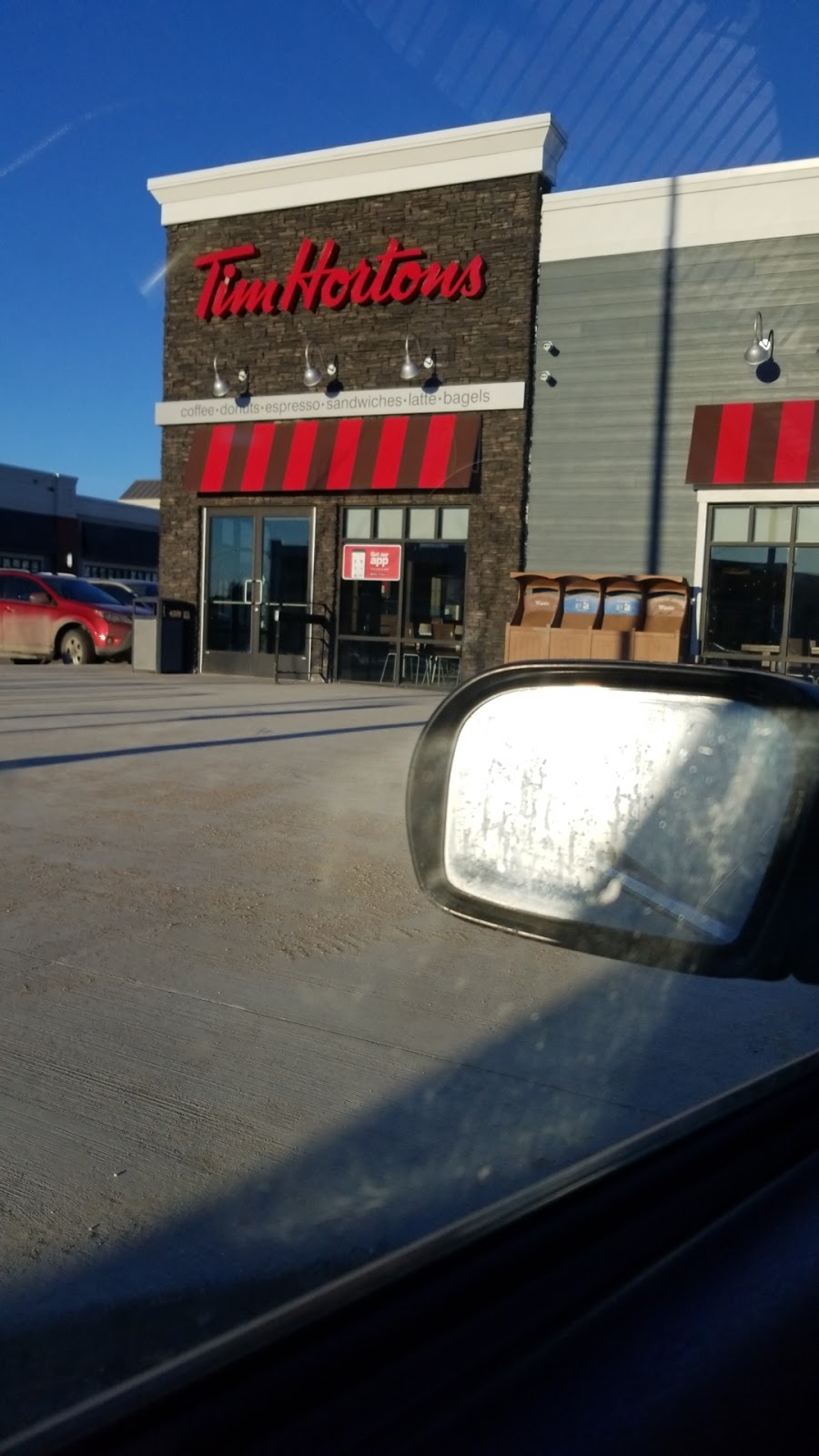 Tim Hortons | 200-350 North Town Road, Winnipeg, MB R3Y 0Y4, Canada | Phone: (204) 269-3941