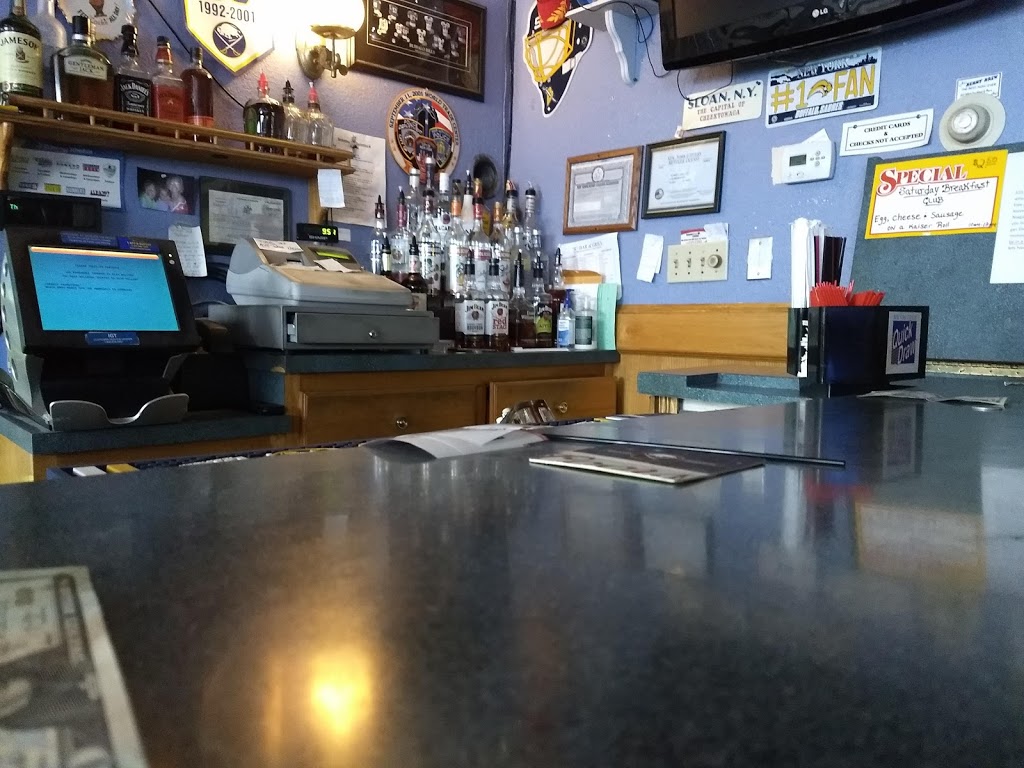 R Bar & Grill | 2139 Broadway, Buffalo, NY 14212, USA | Phone: (716) 894-1336