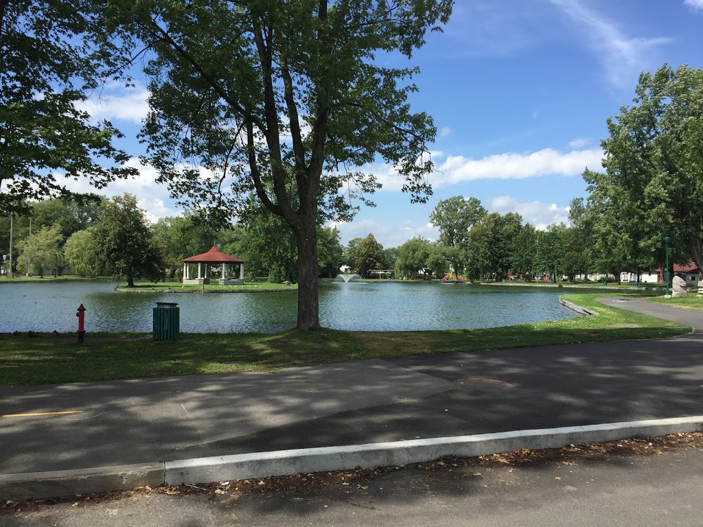 Parc Pie-XII | 2850 Rue Monseigneur-Saint-Arnauld, Trois-Rivières, QC G9A 4L9, Canada | Phone: (819) 374-2002