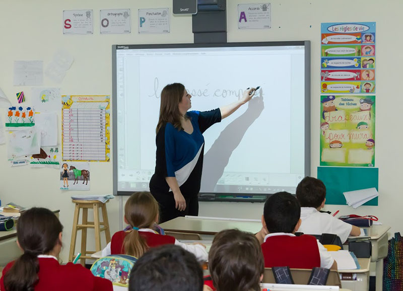 École Charles Perrault (Laval) | 1750 Boulevard de la Concorde, Laval, QC H7G 2E7, Canada | Phone: (450) 975-2233