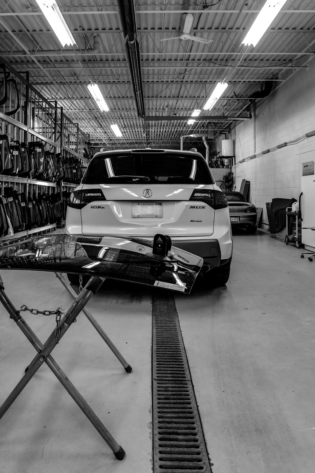 Speers Auto Glass | 281 Speers Rd, Oakville, ON L6K 2G1, Canada | Phone: (905) 339-0339