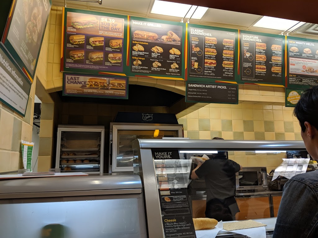 Subway | 2555 Erin Centre Blvd Unit 6, Mississauga, ON L5M 5H1, Canada | Phone: (905) 819-0770