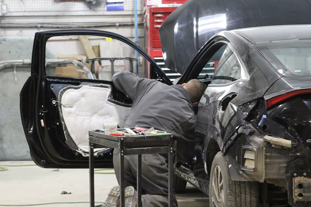 Advantage Collision Prince Albert Inc. | 575 13 St E, Prince Albert, SK S6V 1E5, Canada | Phone: (306) 764-5857