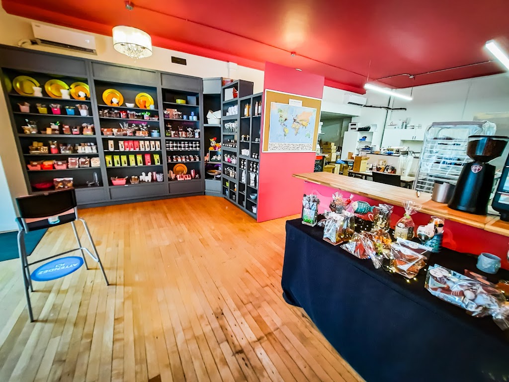 Capeline & Chocolat | 48 Rue Principale, Bedford, QC J0J 1A0, Canada | Phone: (450) 248-0881