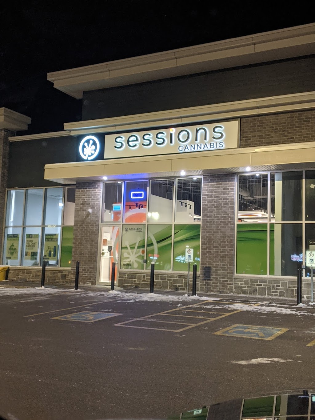 Sessions Cannabis Orillia | 30 Diana Dr, Orillia, ON L3V 6H2, Canada | Phone: (705) 325-7000