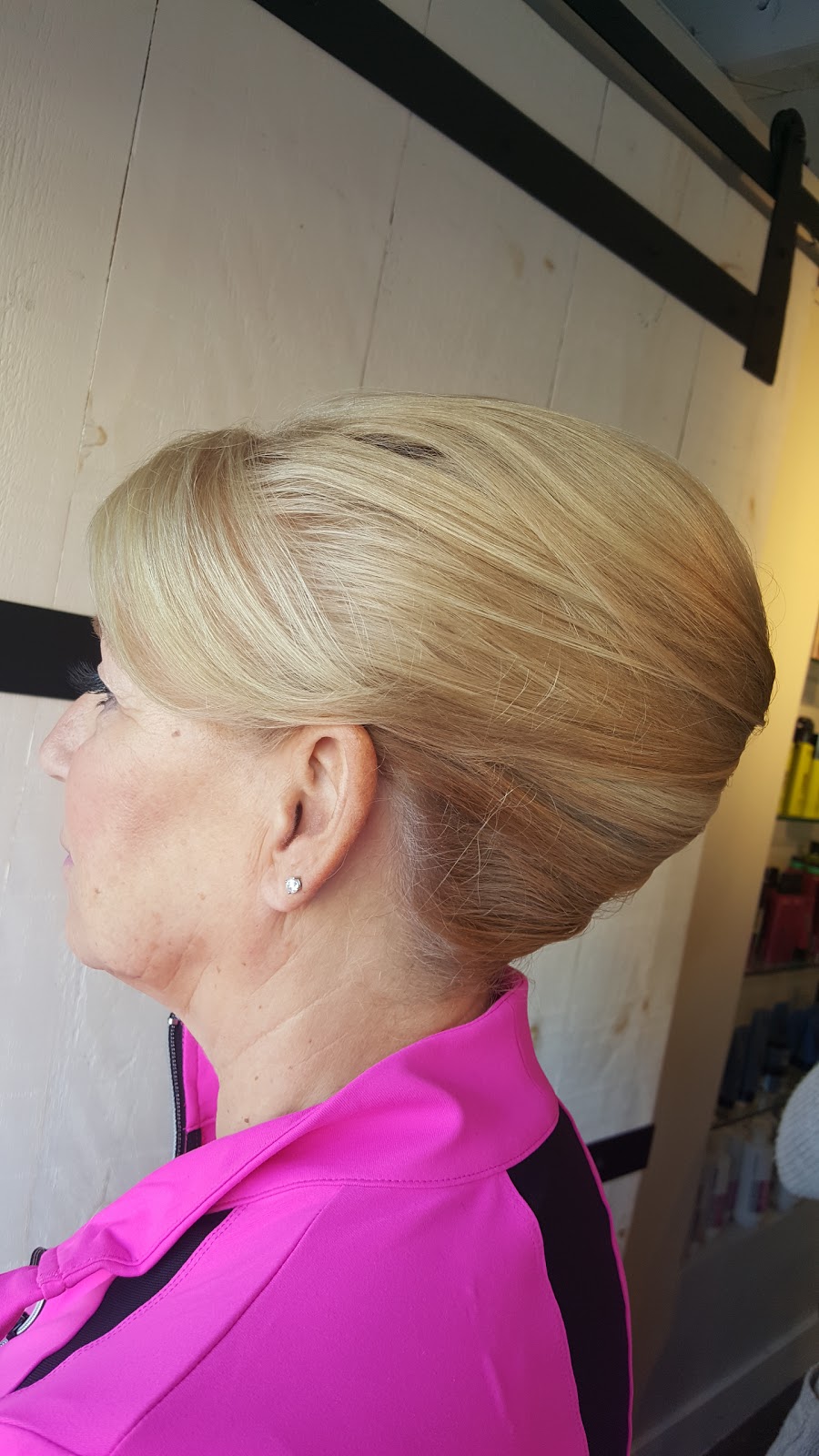 Indigo Hair Works | 129 Michigan Ave, Point Edward, ON N7V 1E5, Canada | Phone: (519) 491-0640