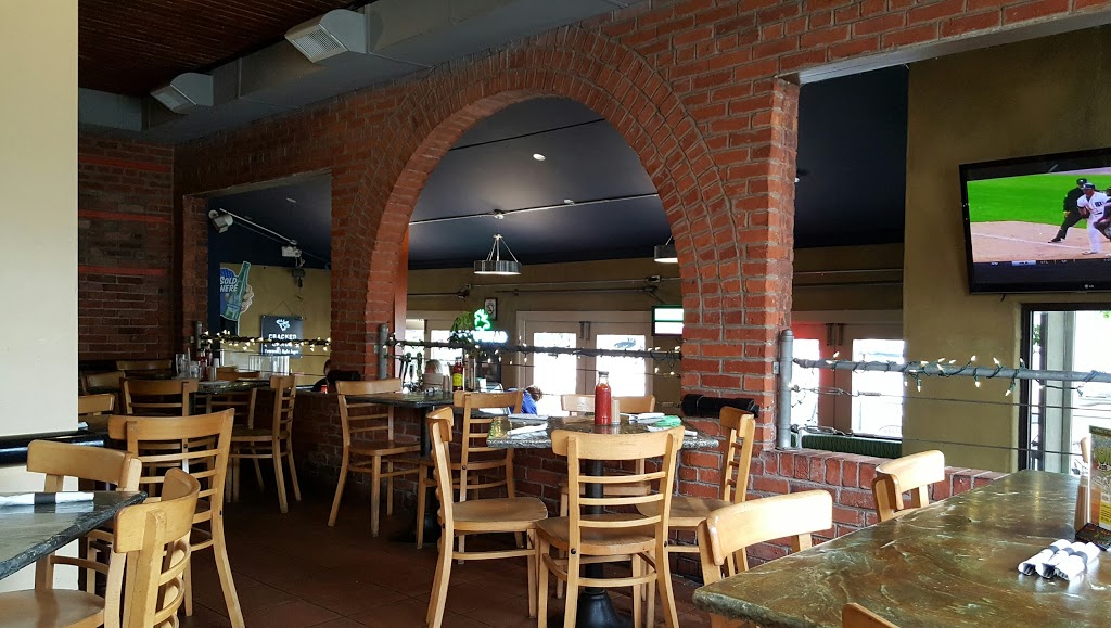 Bubis Awesome Eats | 620 University Ave W, Windsor, ON N9A 5R5, Canada | Phone: (519) 252-2001
