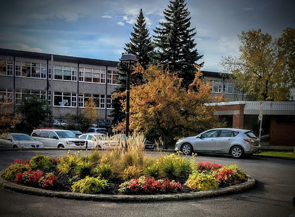 Manoir Des Prairies Inc | 180 Av. Legrand, Laval, QC H7N 5V9, Canada | Phone: (450) 668-1765