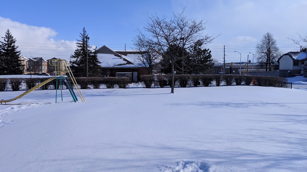 Elmbrook Park | 5G4, 2 Elmbrook Crescent, Etobicoke, ON M9C 5B4, Canada