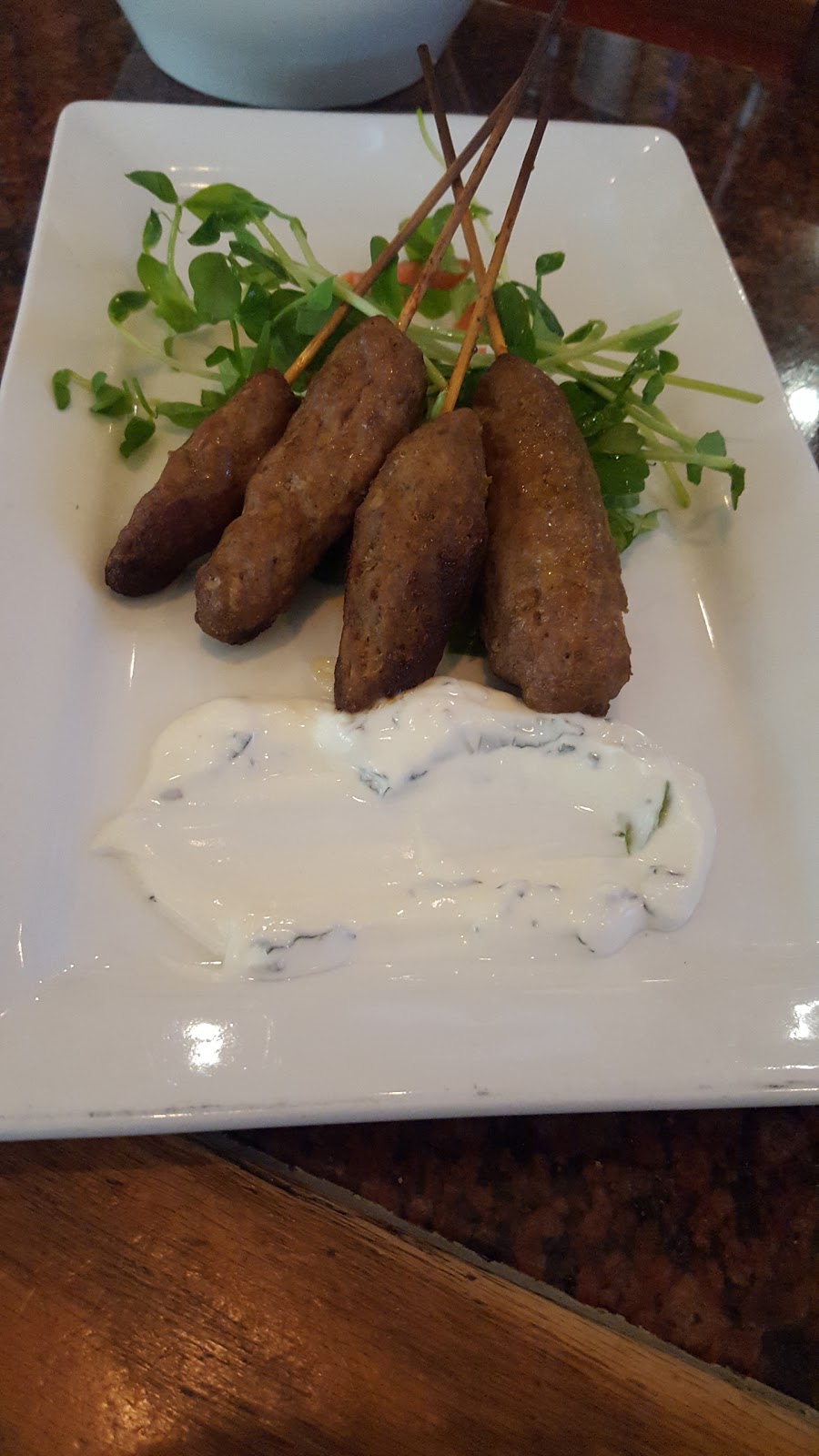 De Maple Restaurant & Lounge | 6257 Airport Rd, Mississauga, ON L4V 1E4, Canada | Phone: (905) 678-1400