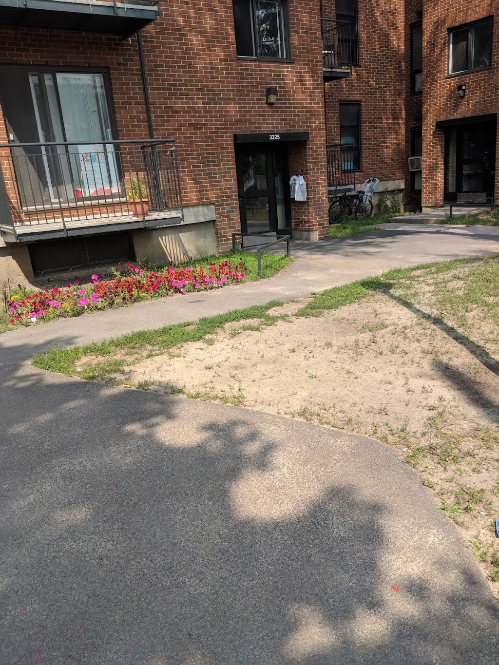 Centre daide à la réussite et au développement CARD | 3225 Boul des Trinitaires Suite 1, Montréal, QC H4E 2S4, Canada | Phone: (514) 759-6366
