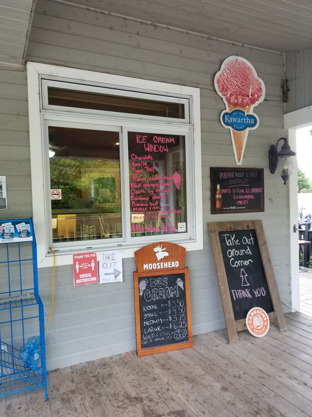 Stoney Lake Market | 2374 Crowes Landing Rd, Lakefield, ON K0L 2H0, Canada | Phone: (705) 877-1222