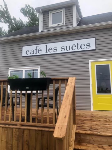 Cafe Les Suêtes | 12690 Cabot Trail, Saint Joseph du Moine, NS B0E 1L0, Canada | Phone: (902) 224-5484