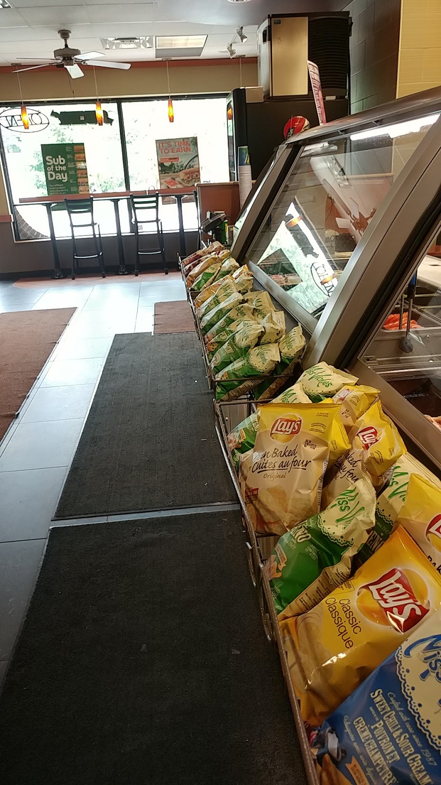 Subway | Roseland Square, 2450 New St, Burlington, ON L7R 1J6, Canada | Phone: (905) 631-1331