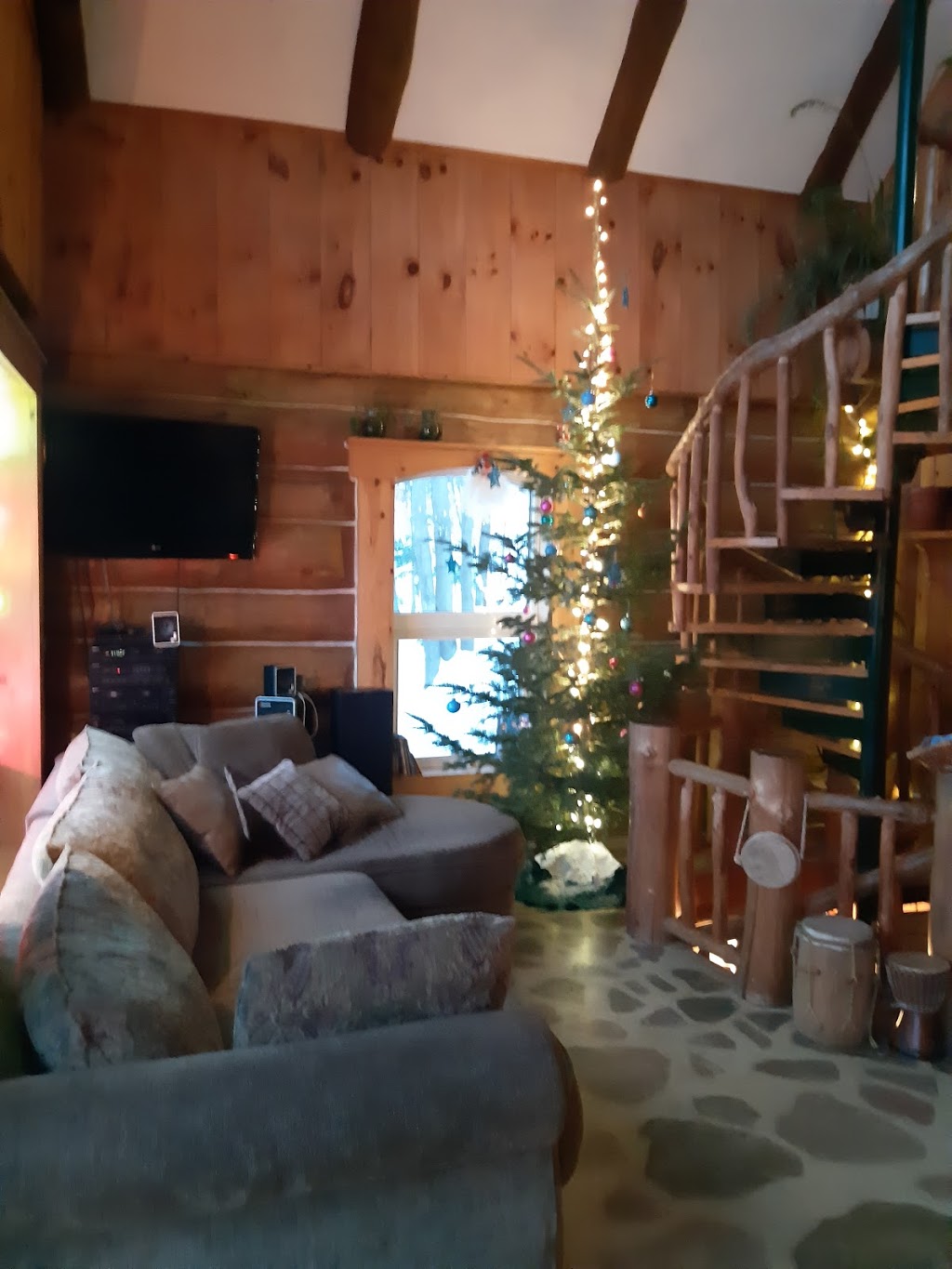 LHobbitation / Hobbit House | 545 Avenue 3 St Vincent, Sainte-Béatrix, QC J0K 1Y0, Canada | Phone: (450) 803-7858