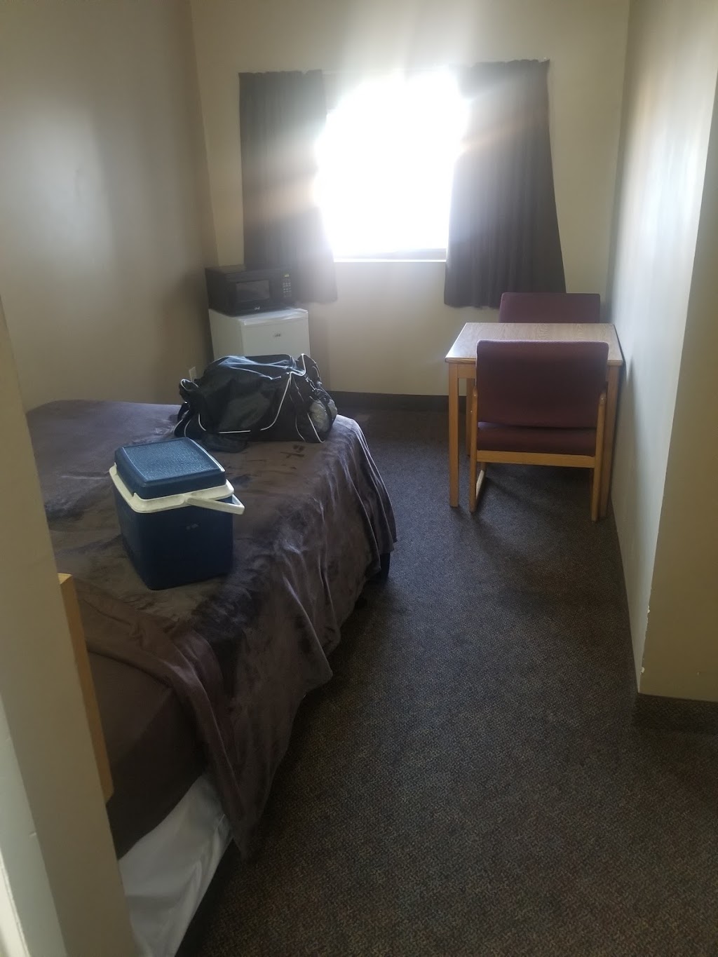 Nights Inn Motor Hotel | 180 MacDougall St, Thunder Bay, ON P7A 2K3, Canada | Phone: (807) 345-1566