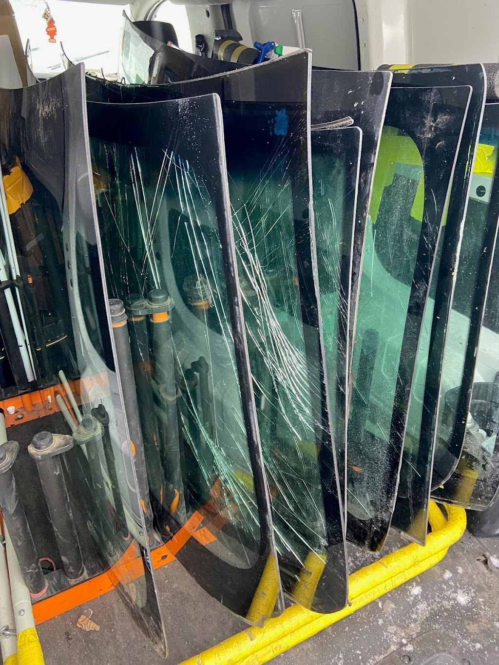 Unimax Auto Glass | 23 Woodstream Ave, Brampton, ON L6R 1N7, Canada | Phone: (905) 903-7171
