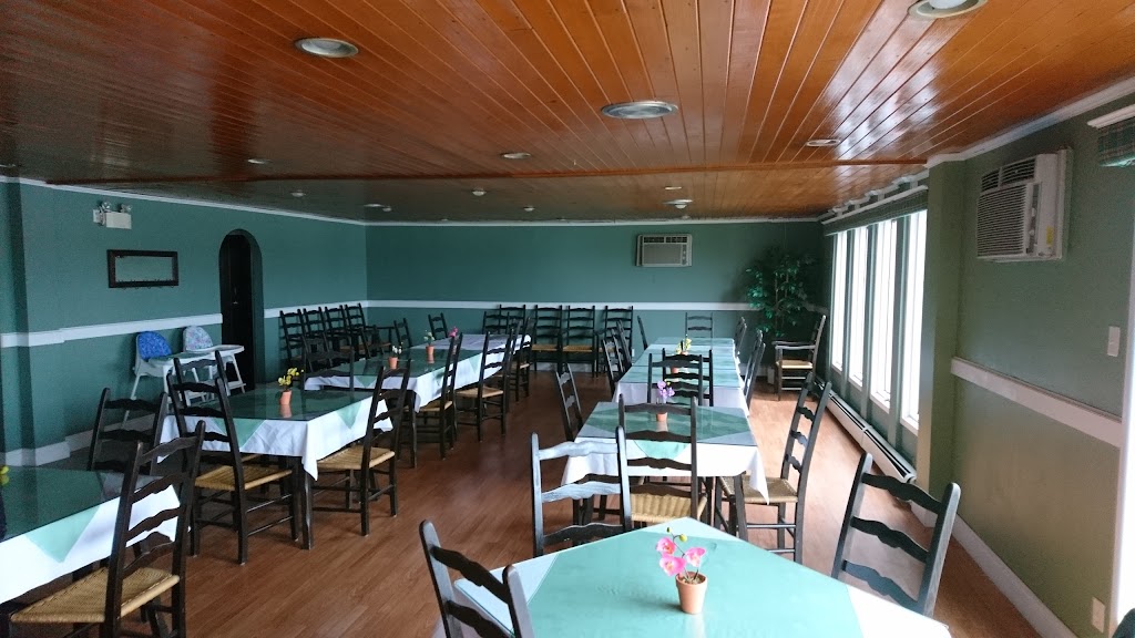 Cape Breton Causeway Inn | 21 Old Victoria Rd, Port Hastings, NS B9A 1L2, Canada | Phone: (902) 625-0460