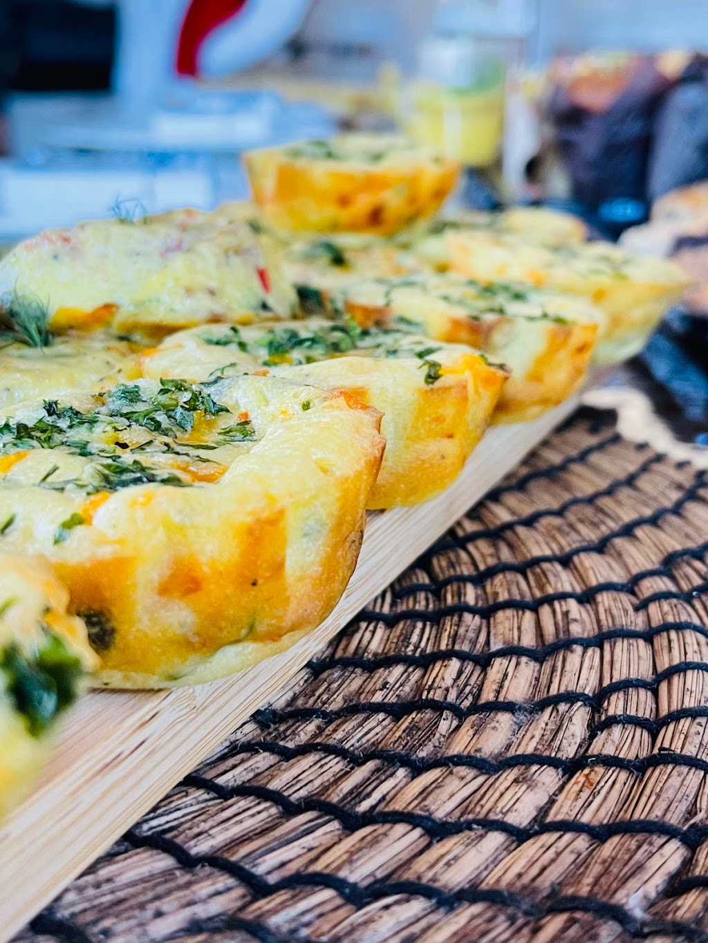 Rosette prêt-à-manger | entrée sur le côté, 31 Bd de la Seigneurie E local 107B, Blainville, QC J7C 4G6, Canada | Phone: (450) 420-3737