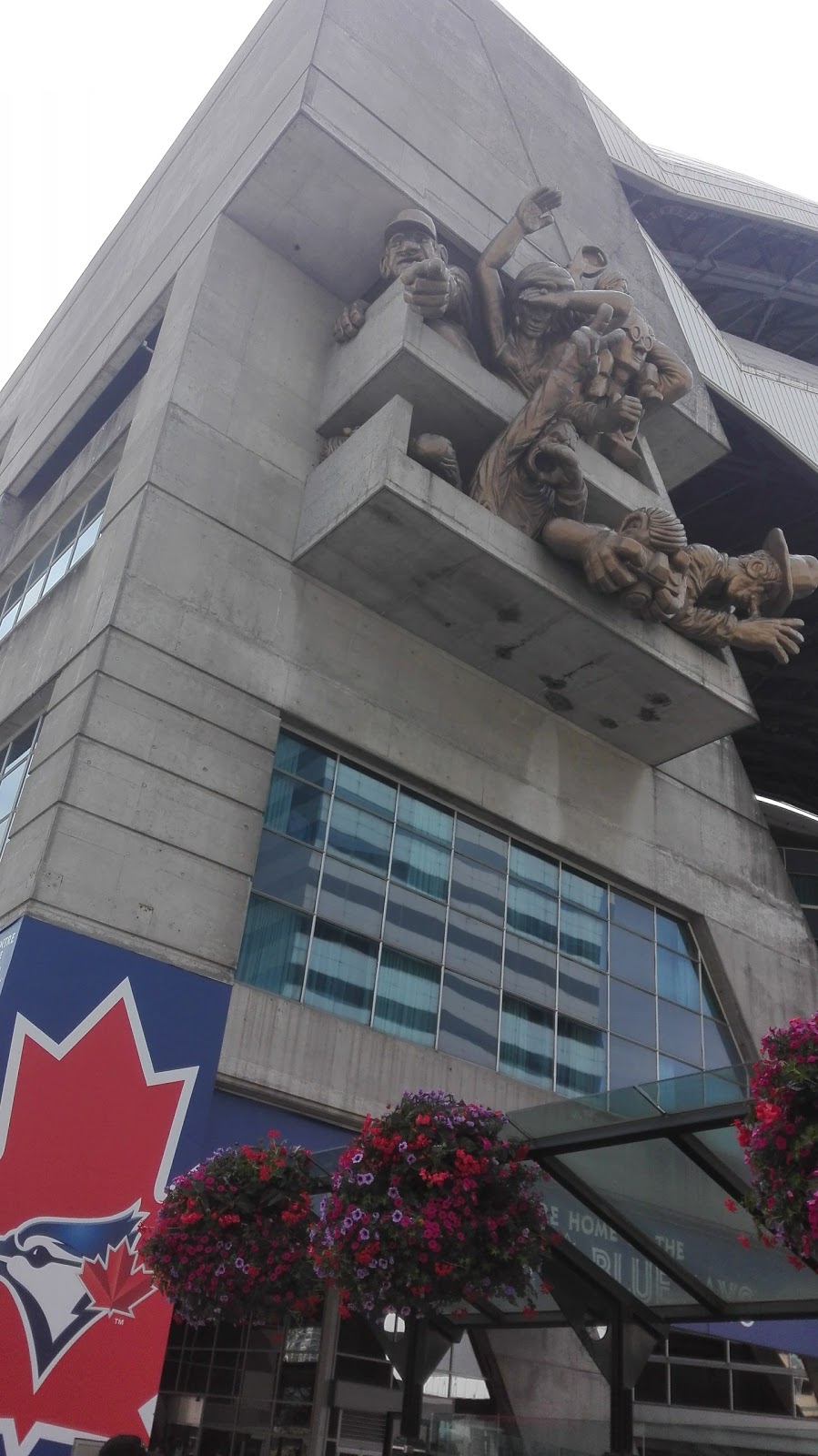 West Lodge Park | 165 Lansdowne Ave, Toronto, ON M6K 2W1, Canada | Phone: (416) 392-2489