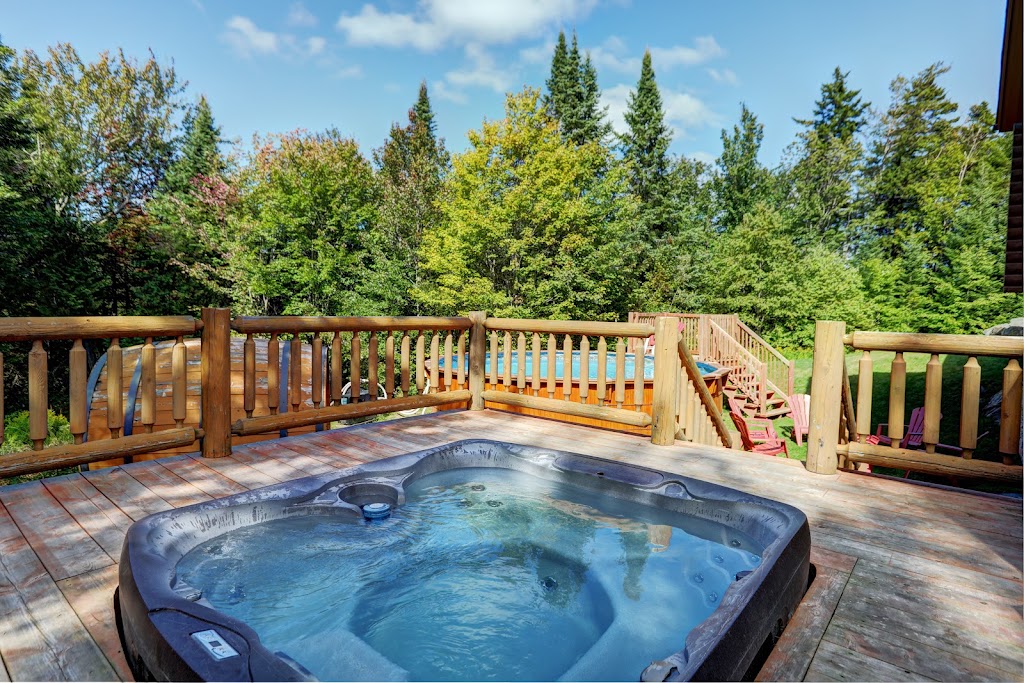 Chalet no. 68 by Fiddler Lake Resort (Cerf-Deer) | 31 Chem. Fiddleridge Resort, Mille-Isles, QC J0R 1A0, Canada | Phone: (800) 721-0371