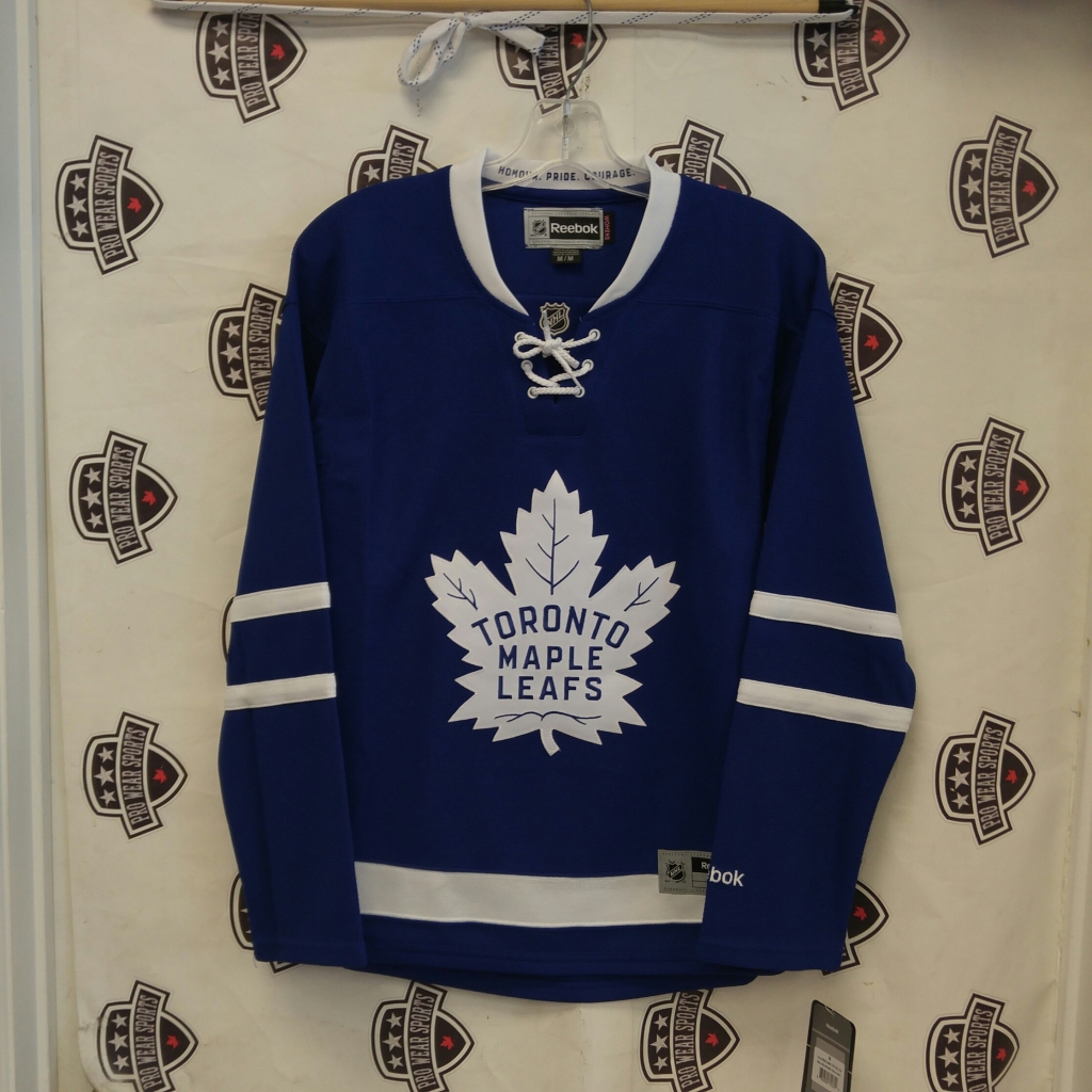 Pro Wear Sports | 5946 Main St, Whitchurch-Stouffville, ON L4A 1G5, Canada | Phone: (905) 591-7767