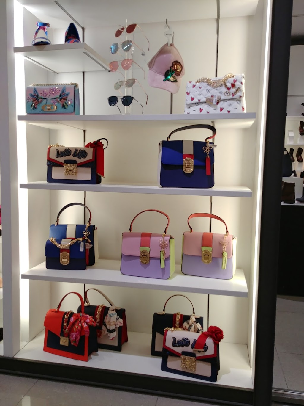 Aldo | 1800 Sheppard Ave E #1064, North York, ON M2J 5A7, Canada | Phone: (416) 499-5209