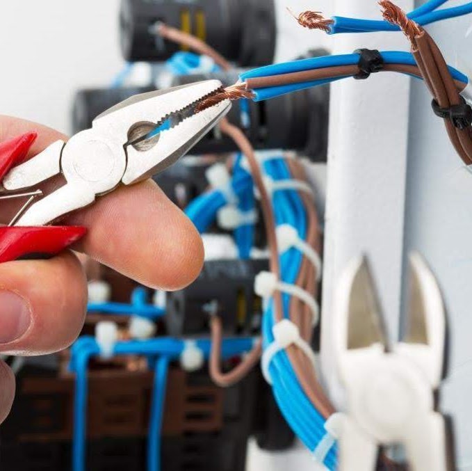 Électricien Echo Électrique | 905 Rue de la Vallée, Pincourt, QC J7W 0H6, Canada | Phone: (514) 918-7383