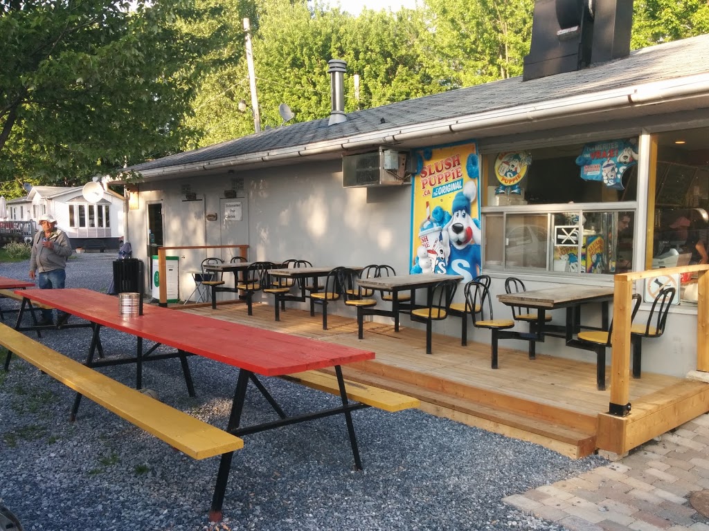 Resto Le Charlot | 96 QC-202, Venise-en-Québec, QC J0J 2K0, Canada | Phone: (450) 210-4244