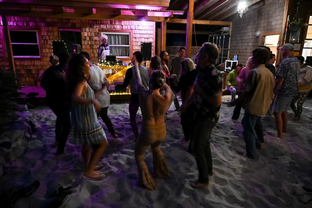 Mermaid Lounge | 1721 Vancouver Blvd, Lund, BC V0N 2G0, Canada | Phone: (778) 840-9090