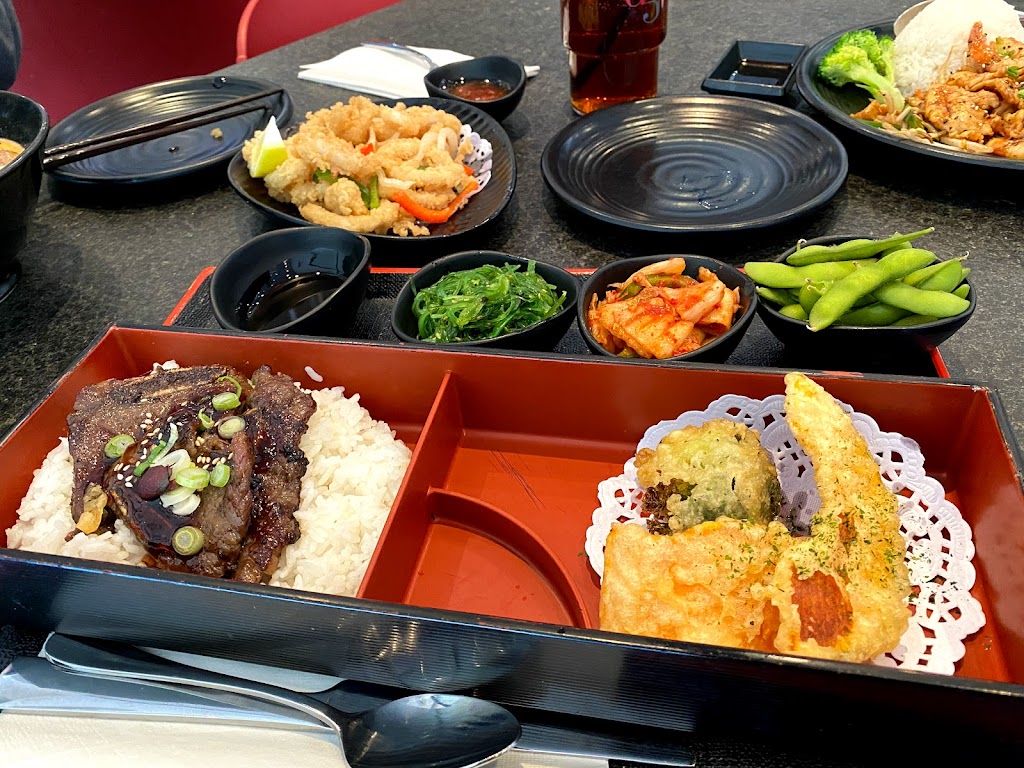Su&Shi Noodle Bar Restaurant | 3401 Dufferin St, North York, ON M6A 2T9, Canada | Phone: (647) 728-3249