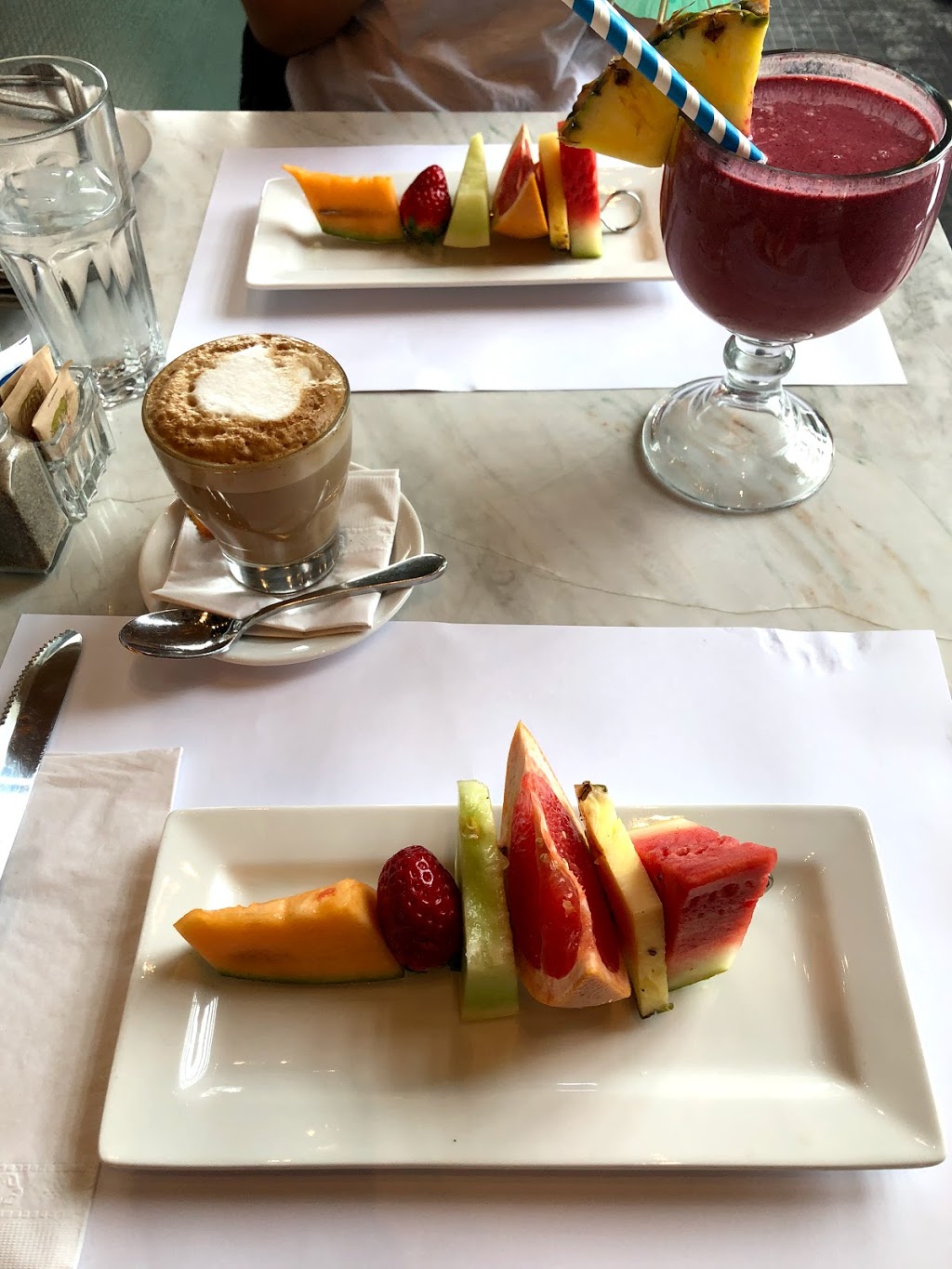 Restaurant LAvenue | 1180 Place Nobel, Boucherville, QC J4B 5L2, Canada | Phone: (450) 857-1270