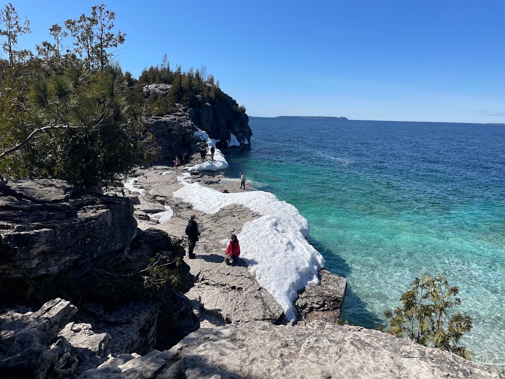 Bruce Peninsula National Park: Visitors Center | 120 Chi sin tib dek Rd, Tobermory, ON N0H 2R0, Canada | Phone: (888) 773-8888