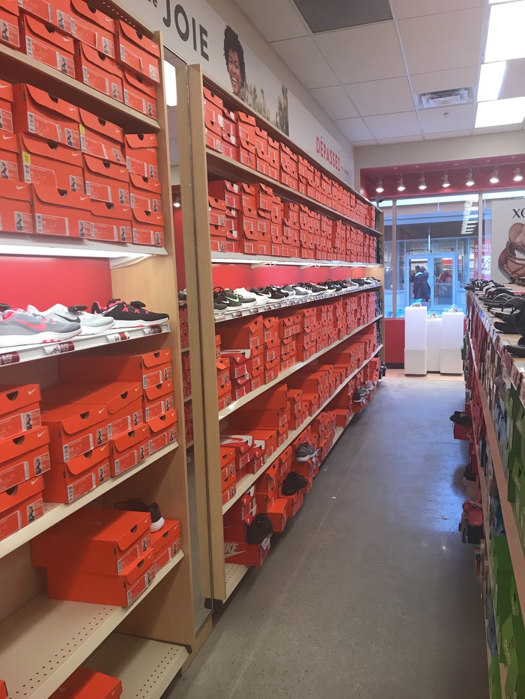 Famous Footwear Outlet | 19001 Chemin Notre Dame #215, Mirabel, QC J7J 0T1, Canada | Phone: (450) 419-8585