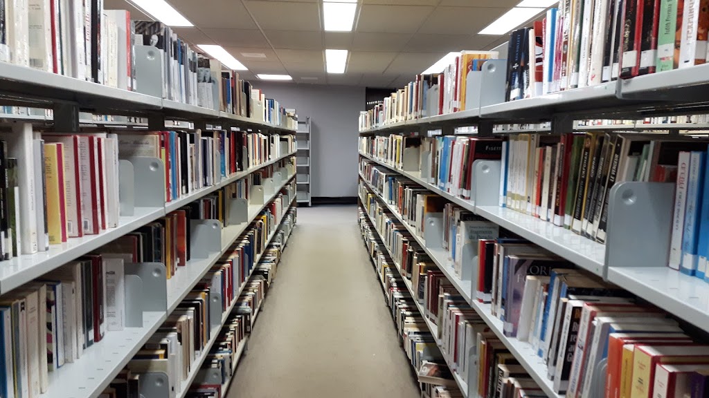 Multiculturelle Public Library of Laval | 1535 Bd Chomedey, Laval, QC H7V 3Z4, Canada | Phone: (450) 978-5995