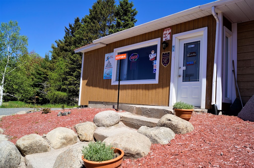 Motel le Saint-Alex | 540 Rue Notre Dame, Saint-Alexis-des-Monts, QC J0K 1V0, Canada | Phone: (819) 265-4499