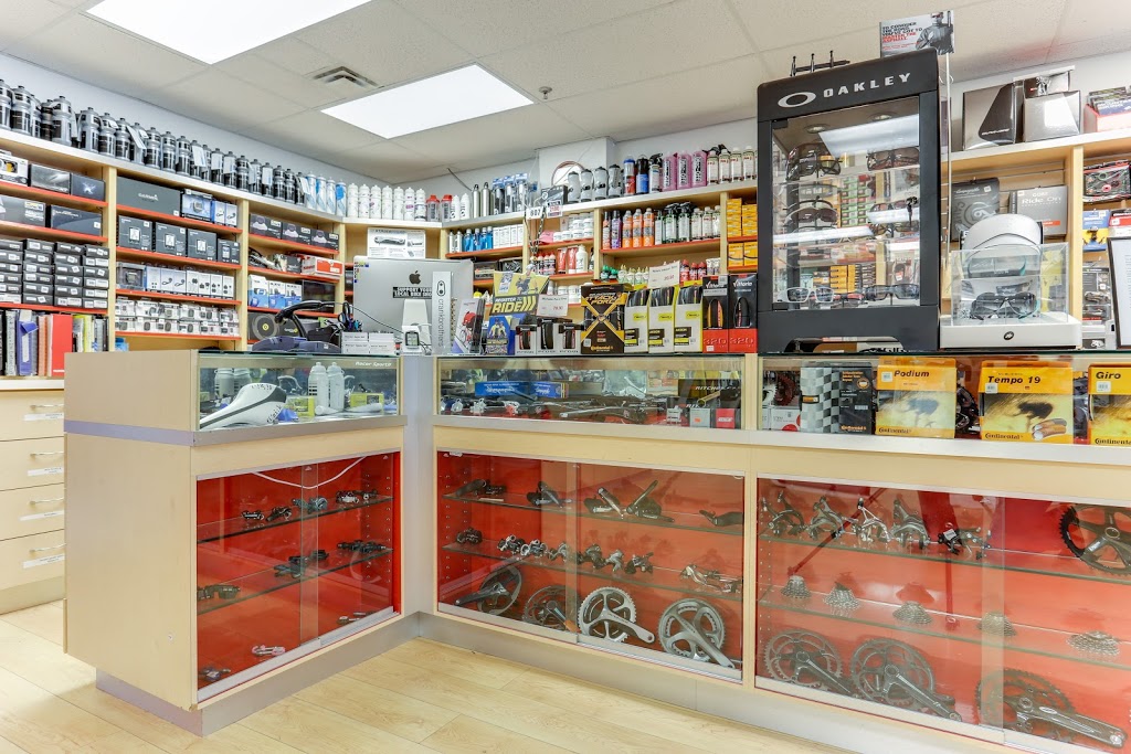 Racer Sportif | 151 Robinson St, Oakville, ON L6J 7N3, Canada | Phone: (905) 815-2100