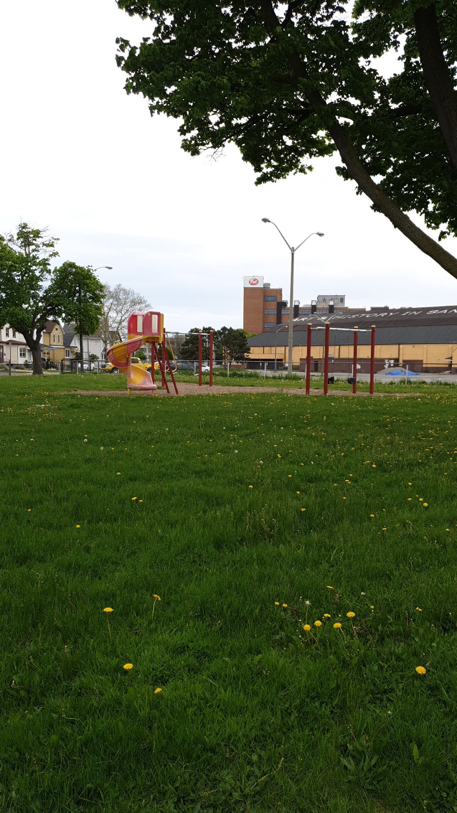 Kitchener Park | 5491 Lewis Ave, Niagara Falls, ON L2G 3P3, Canada