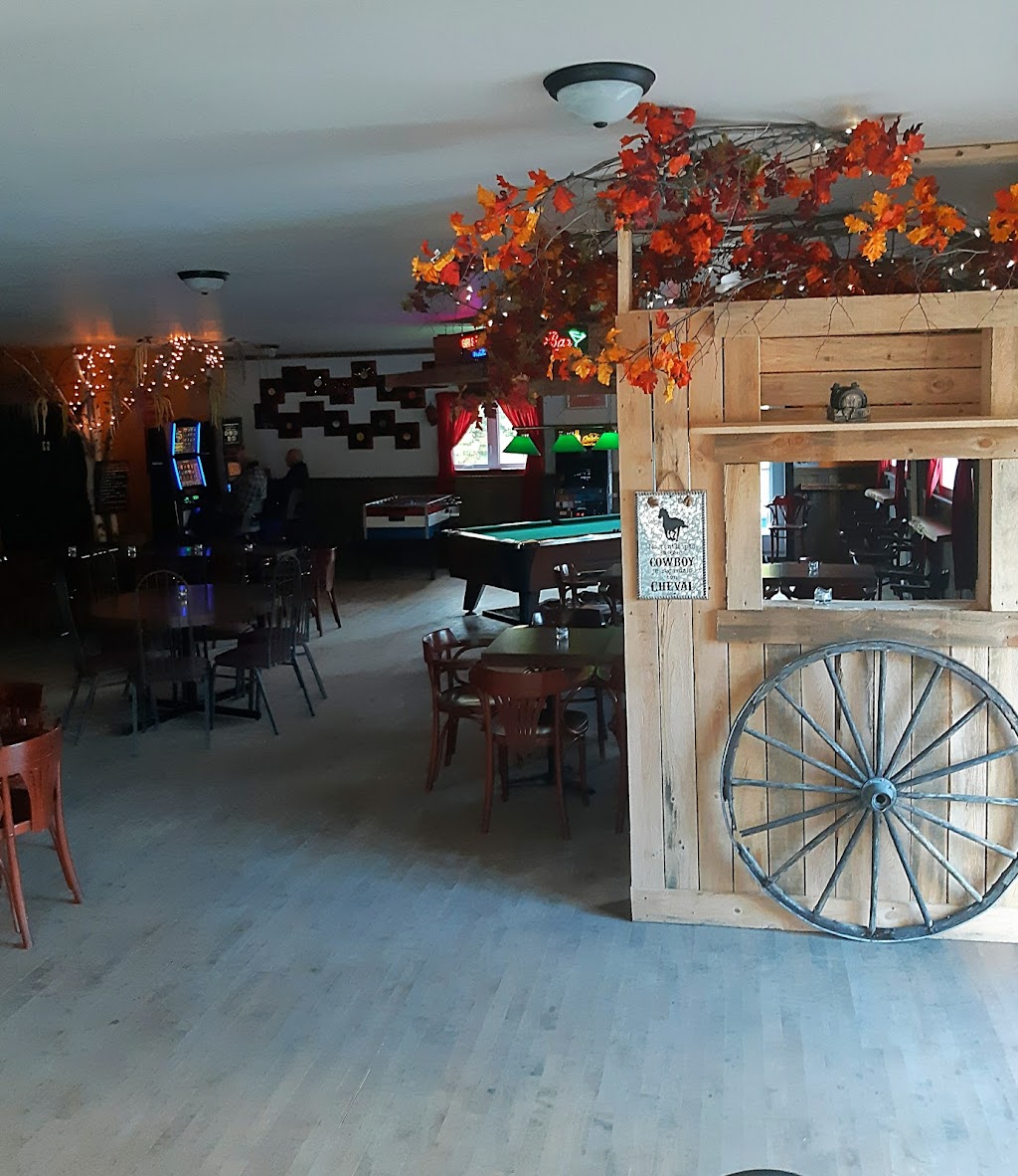 Bar chez rowny | 11850 335 Rte, Saint-Calixte, QC J0K 1Z0, Canada | Phone: (450) 222-5356