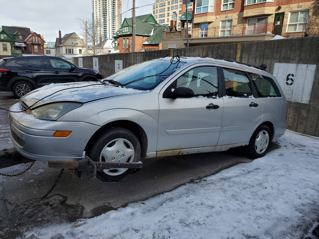 KW Scrap Car Removal Kitchener | 137 Ludolph St, Kitchener, ON N2R 0L9, Canada | Phone: (647) 625-8941