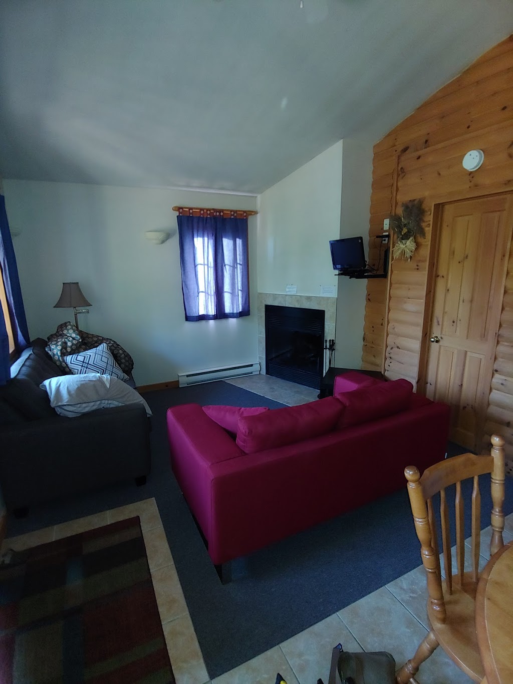 Kilomètre 42 | 2500 Rue Faubert, Val-David, QC J0T 2N0, Canada | Phone: (819) 322-6060
